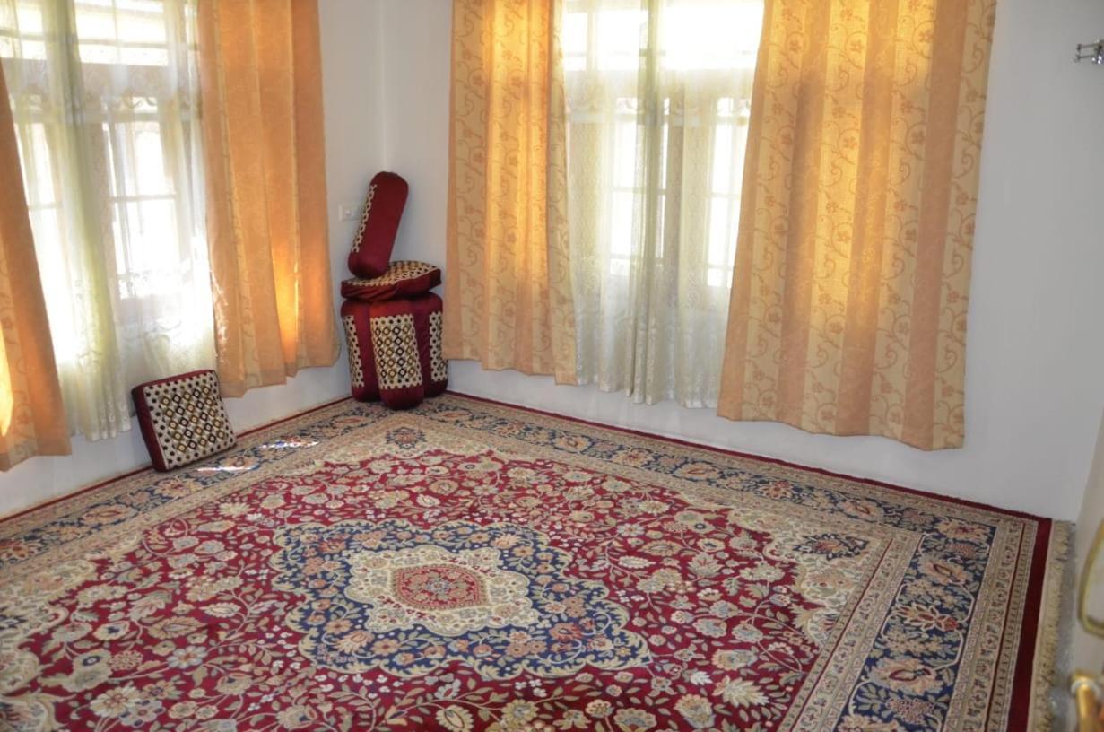 Bed and Breakfast Mir Manzil Srīnagar Esterno foto