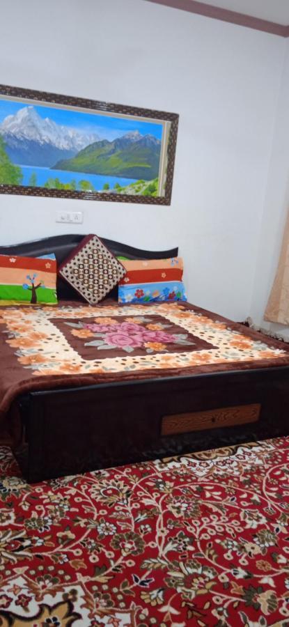 Bed and Breakfast Mir Manzil Srīnagar Esterno foto