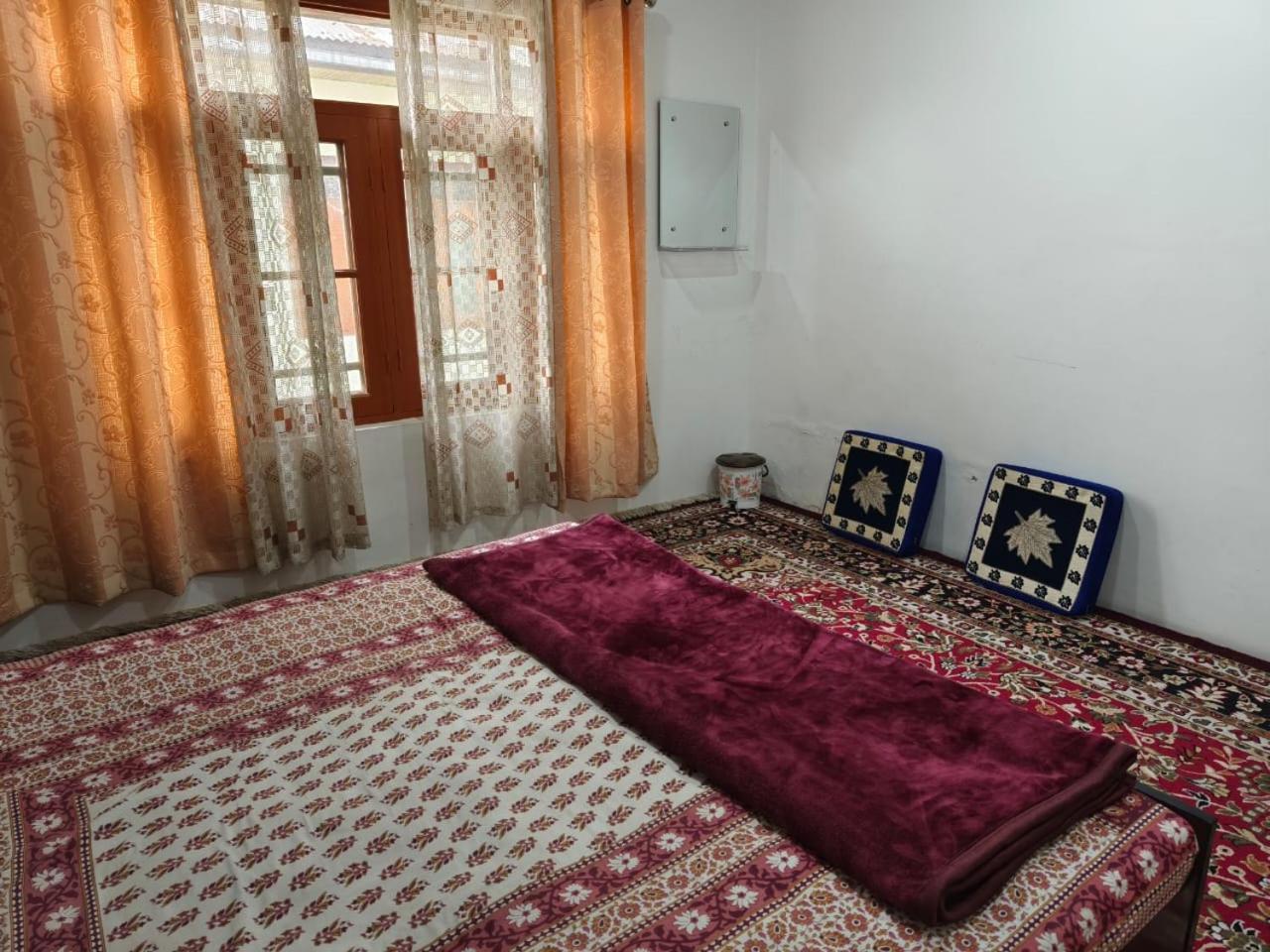 Bed and Breakfast Mir Manzil Srīnagar Esterno foto